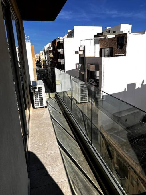 Mediterranea 2 Bedroom Smart Apartment St. Paul's Bay Exteriör bild