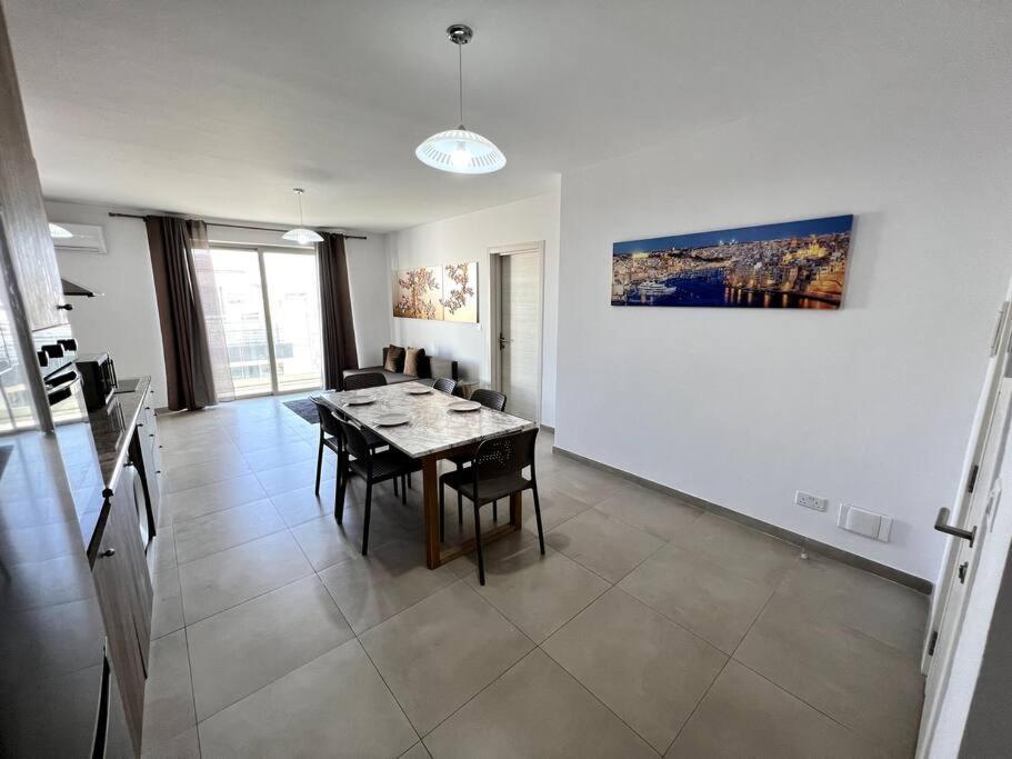 Mediterranea 2 Bedroom Smart Apartment St. Paul's Bay Exteriör bild